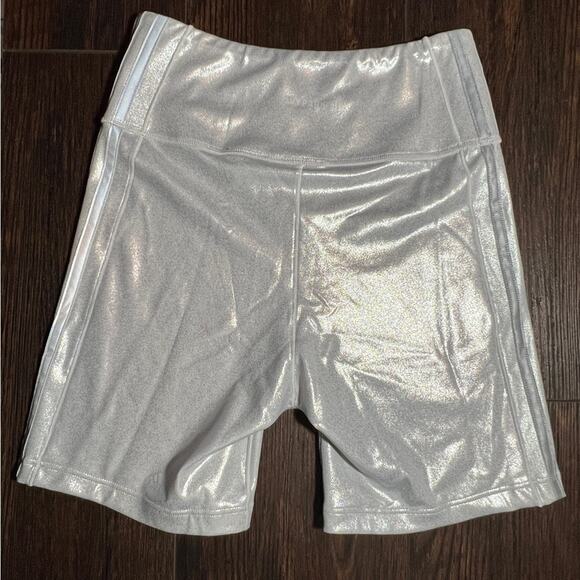 IVY PARK x Adidas Biker Short in Grey Silver Size SMALL - Picture 4 of 8